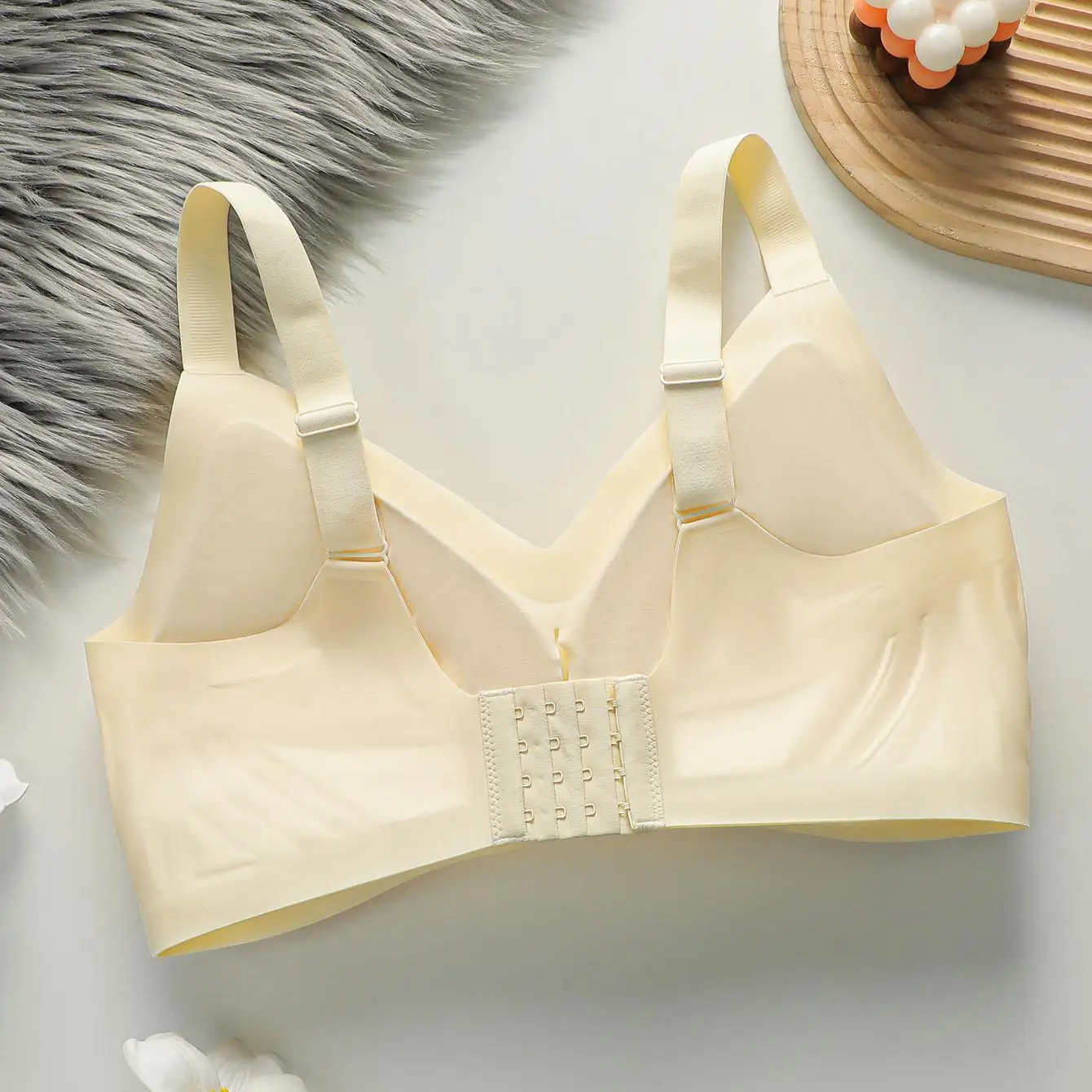 Women's Comfortable Breathable Bra Solid Pattern Push-Up Hook Closure Wireless Adjustable Plus Size Bra - Image 3